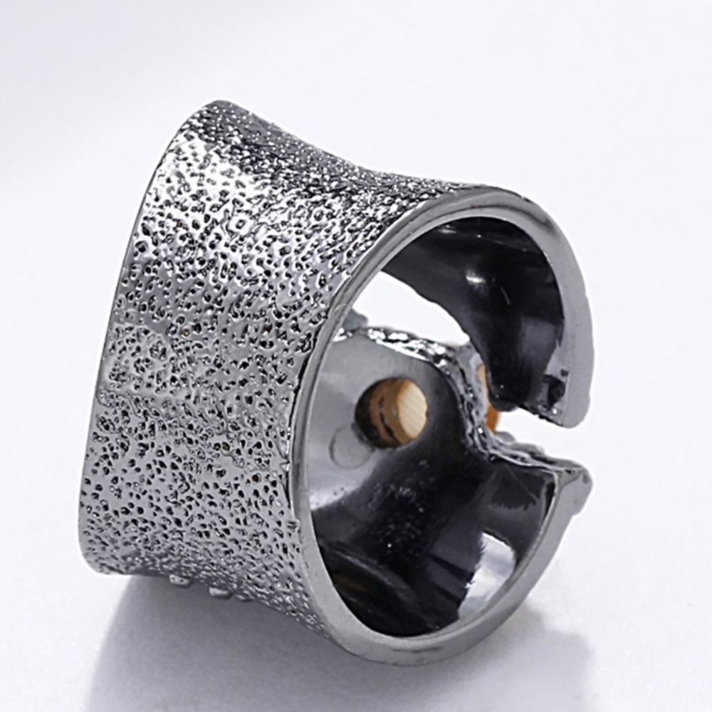 NOT FOR SALE Ring Split on Top with CZ Stone - Size 8 - Picture 8 of 9